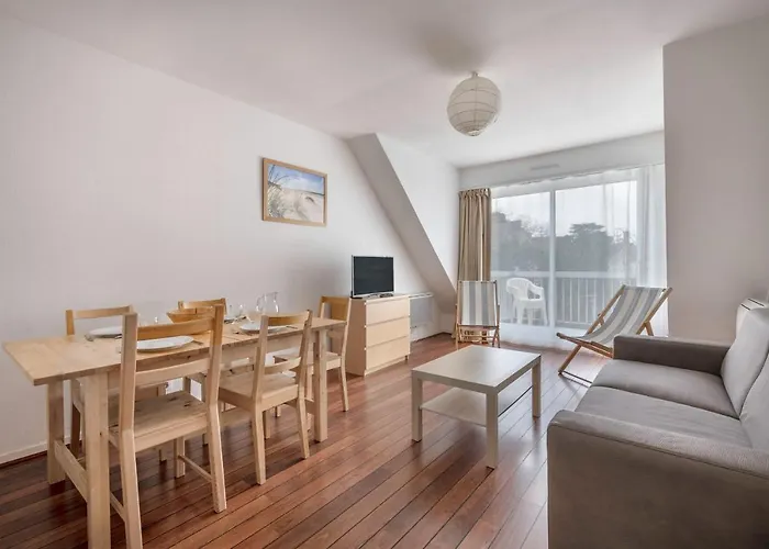 A 300m De La Plage, Pour 4 Apartment *